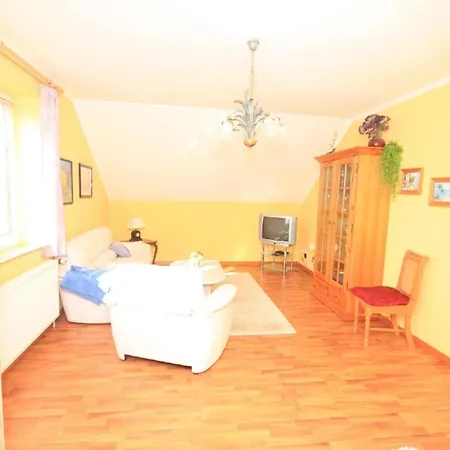 Appartement An Einer Schleuse Gelegene Mit Grundstueck Direkt Am Wasser Wesenberg