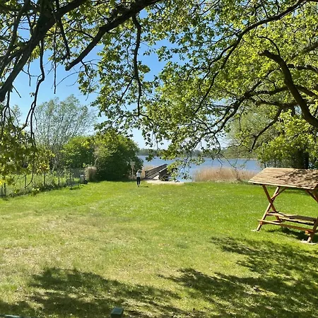 Appartement An Einer Schleuse Gelegene Mit Grundstueck Direkt Am Wasser
